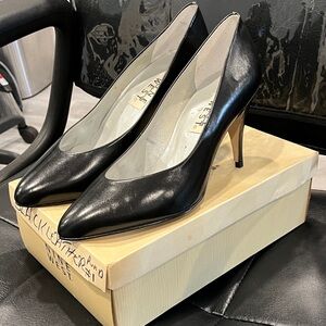 Nine West Elegant Black Leather Heels size 9M